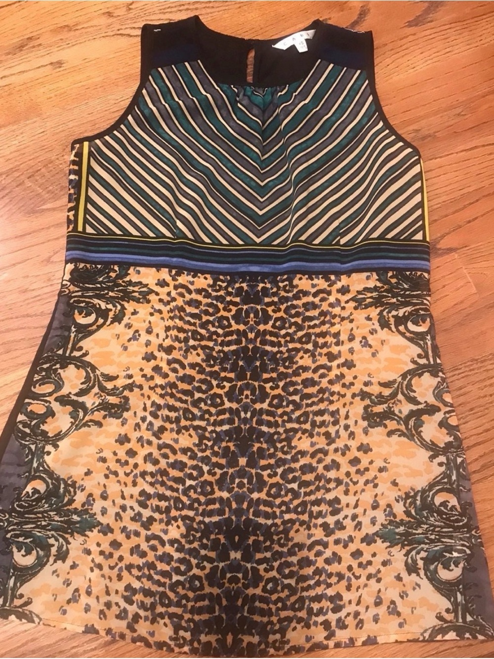 CAbi ladies leopard dressy tank top sz xs